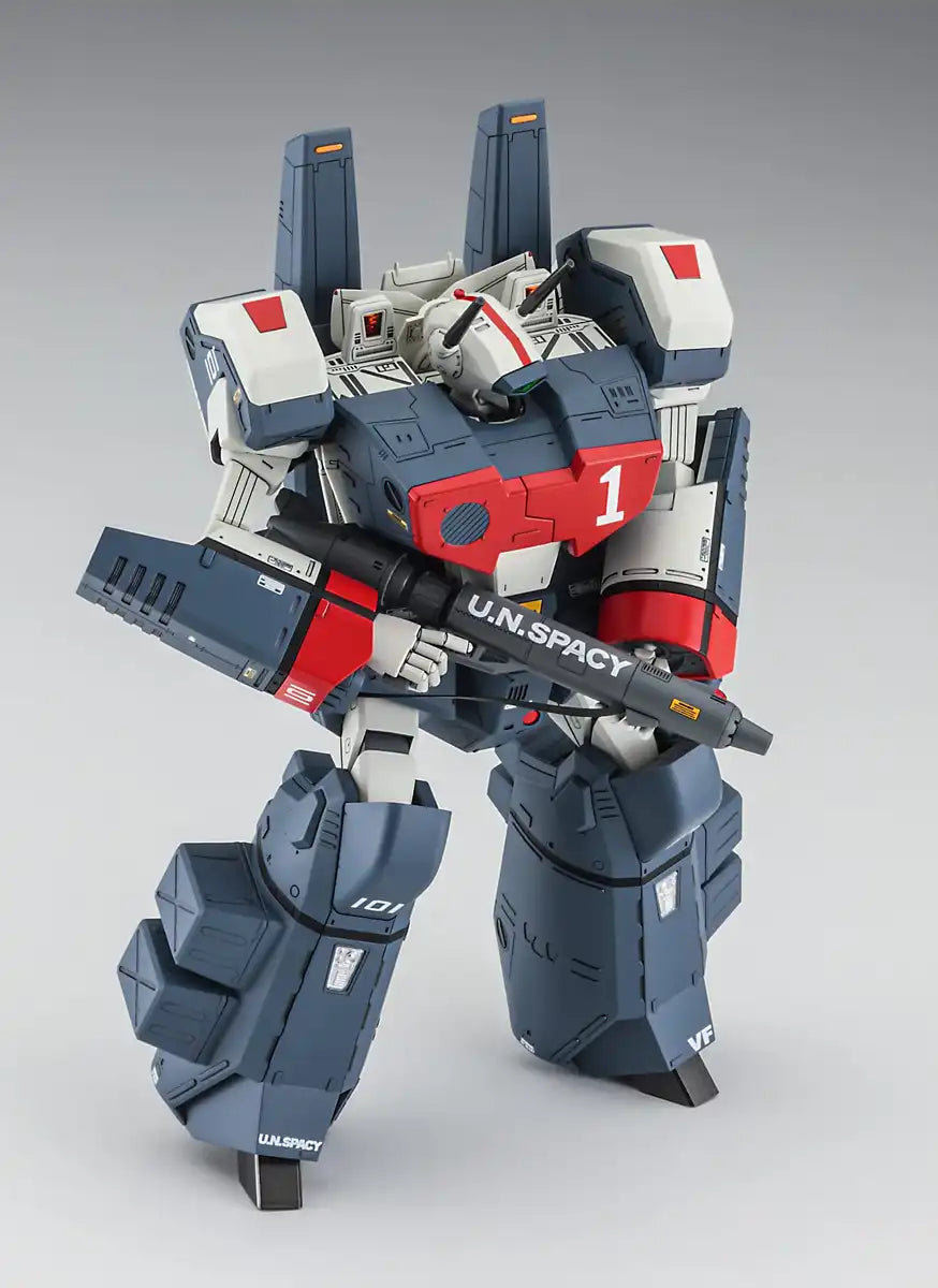 Hasegawa Macross 1/72 Vf-1J Armored Valkyrie Japanese Model Kit Robotech