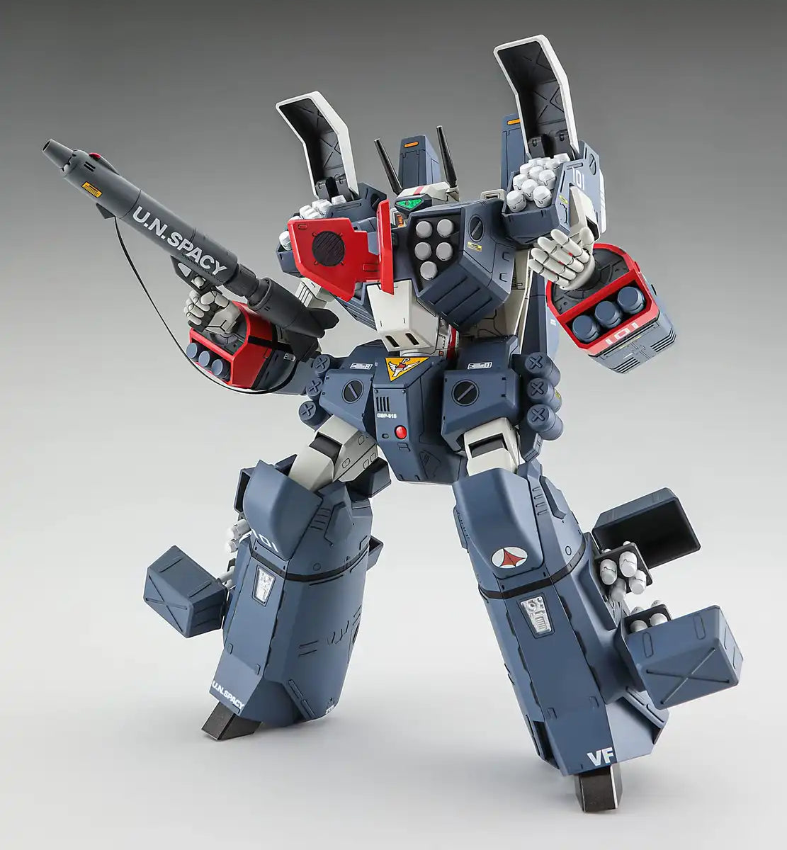 Hasegawa Macross 1/72 Vf-1J Armored Valkyrie Japanese Model Kit Robotech