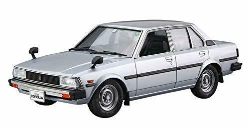 Aoshima 1/24 Scale Toyota E71 / 70 Corolla Sedan Gt / Dx 1979 Plastic Model Kit