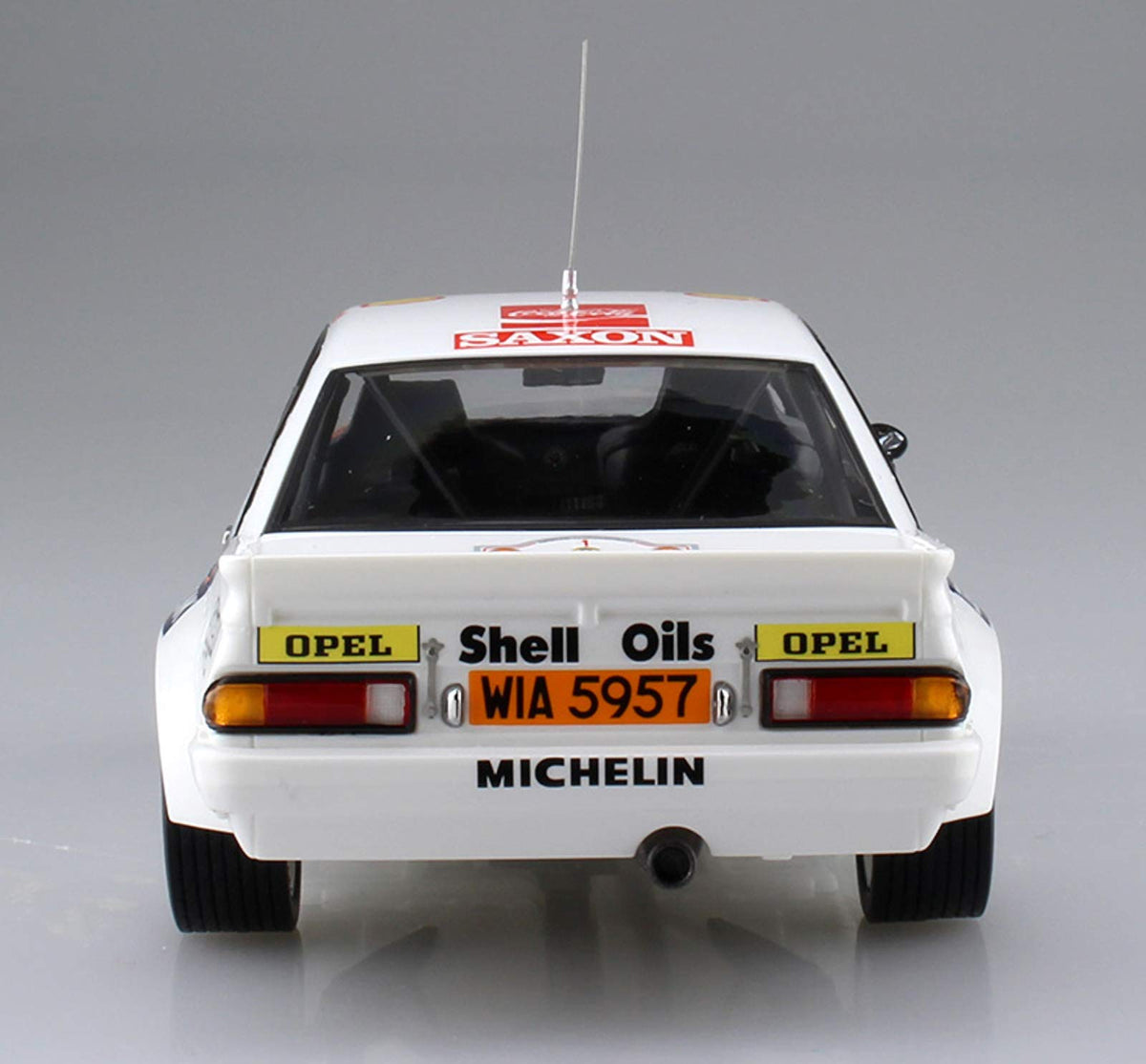 AOSHIMA  Belkits 105504 Opel Manta 400 Gr.B Jimmy Mcrae 24 Uren Van Ieper 1/24 Scale Kit