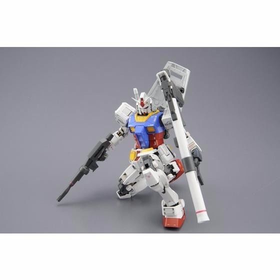 Bandai Mg 1/100 Gundam Ver 3.0 Plastic Model Kit