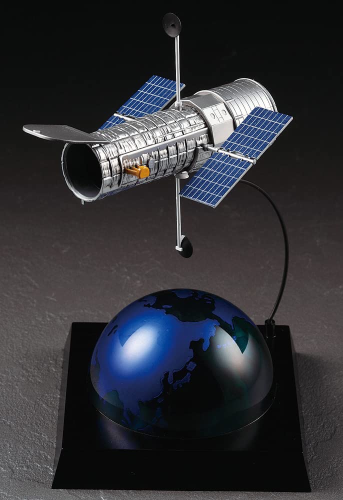HASEGAWA - 1/200 Hubble Space Telescope 20Th Anniversary Plastic Model