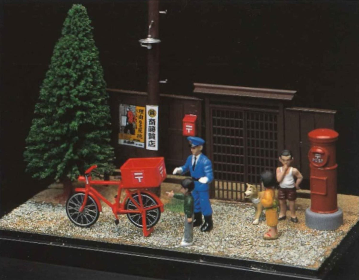 ARII 1/32 Nostalgic Showa Diorama Kit Postman Plastic Model