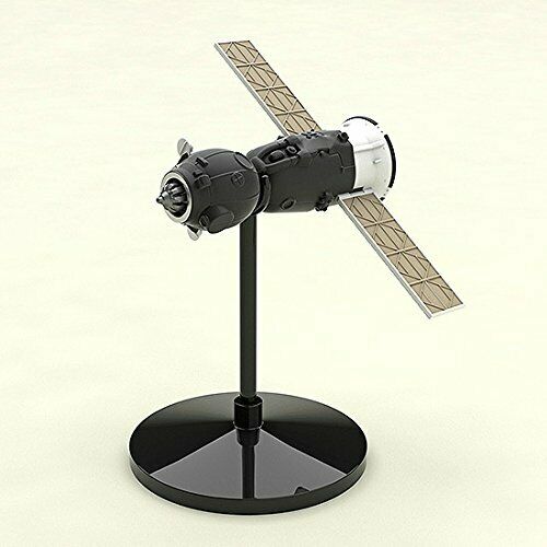 Plastic Model Soyuz Rocket, Transport Train 1/150 Scale