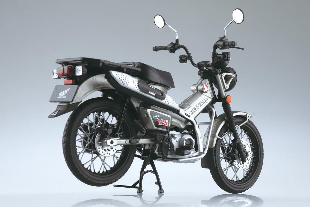 Honda CT125 1/12 Bike Aoshima Matte Armored Silver Metallic