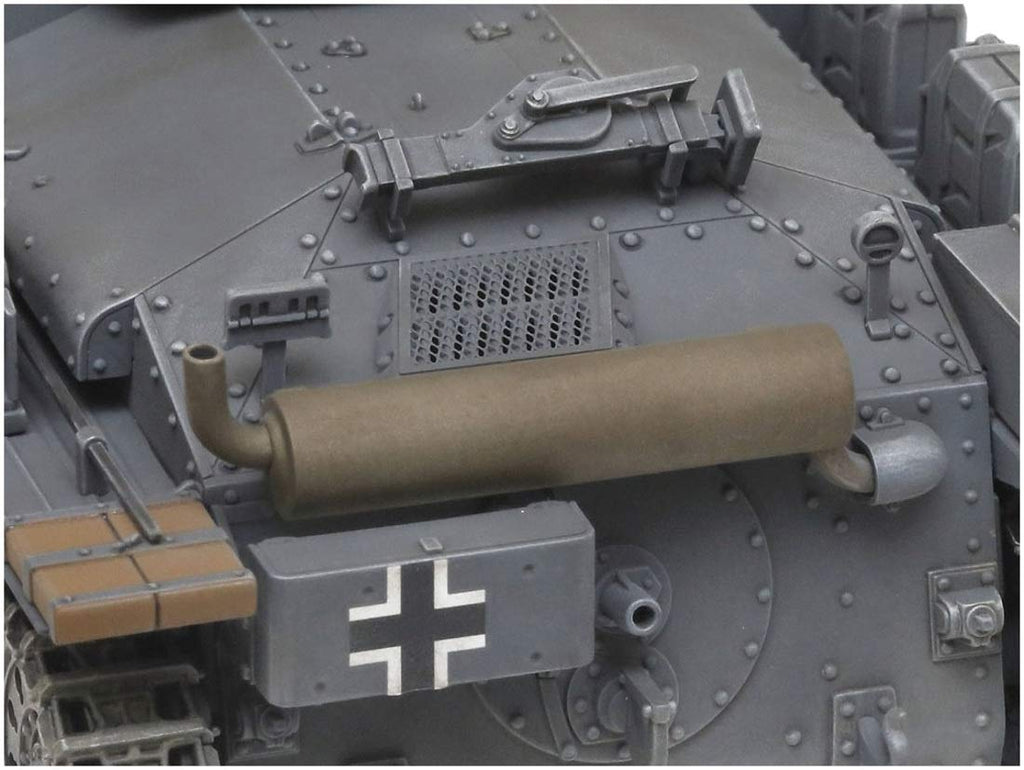 TAMIYA 35369 German Panzerkampfwagen 38 T Ausf.E/F 1/35 Scale Kit