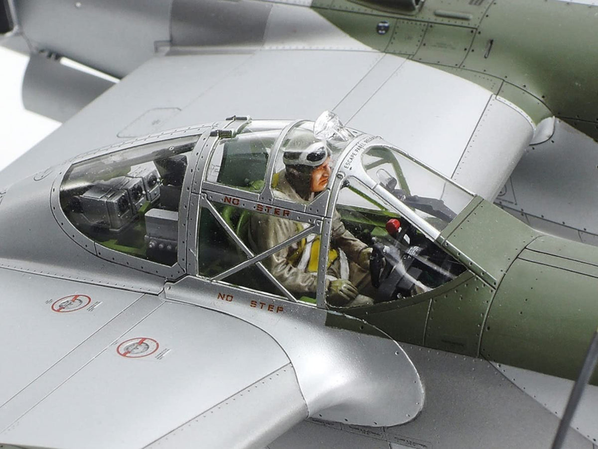 TAMIYA 1/48 Lockheed P-38J Lightning Plastic Model