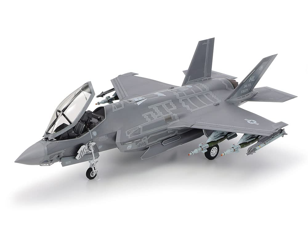 Tamiya 1/48 Masterpiece Series No.124 Lockheed Martin F-35A Lightning Ii Plastic Model 61124