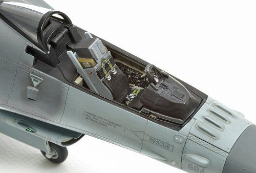Tamiya 1/72 Lookheed Martin F-16cj Block50 Fighting Falcon Model Kit Japan