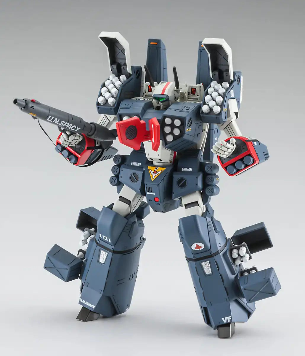 Hasegawa Macross 1/72 Vf-1J Armored Valkyrie Japanese Model Kit Robotech