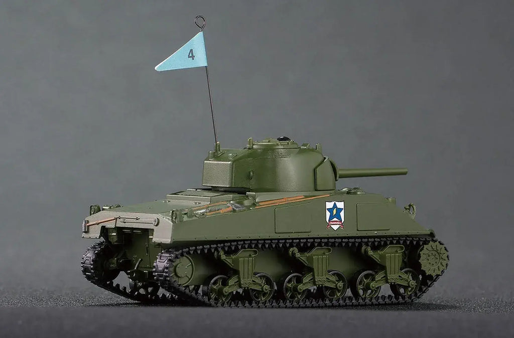Platz Girls und Panzer M4 Sherman 75mm RC Tank GPRC 3 Model