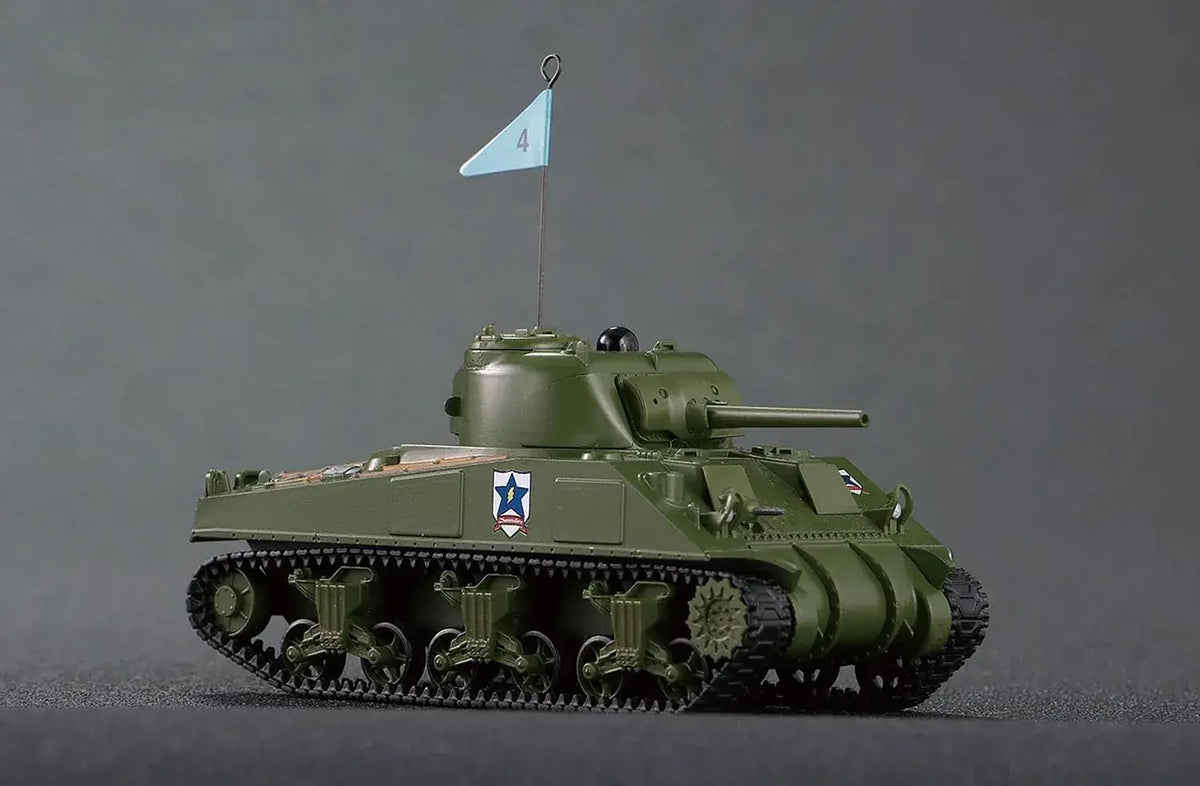 Platz Girls und Panzer M4 Sherman 75mm RC Tank GPRC 3 Model